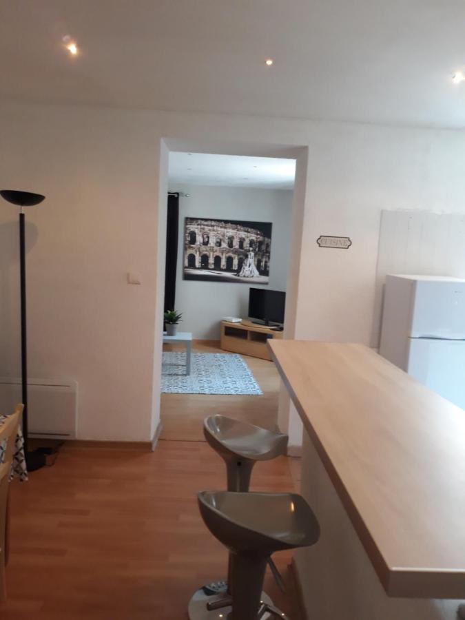 5 minutes des Arènes, parking, 6 couchages + 1 lit bébé Nîmes Esterno foto