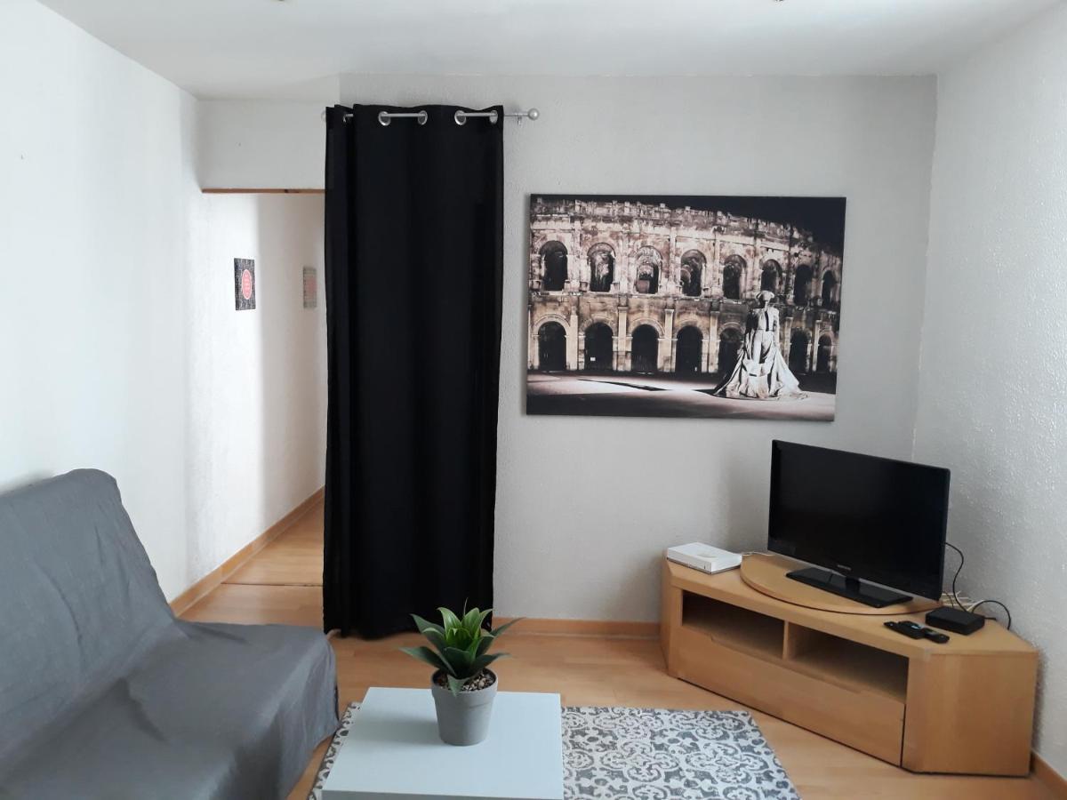 5 minutes des Arènes, parking, 6 couchages + 1 lit bébé Nîmes Esterno foto