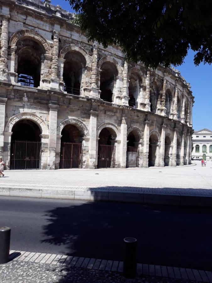 5 minutes des Arènes, parking, 6 couchages + 1 lit bébé Nîmes Esterno foto